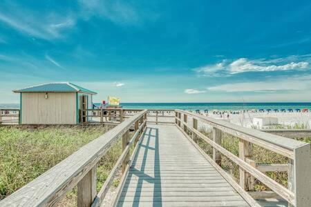 The Oyster By Brightwild-Beachfront Condo Destin Exterior photo